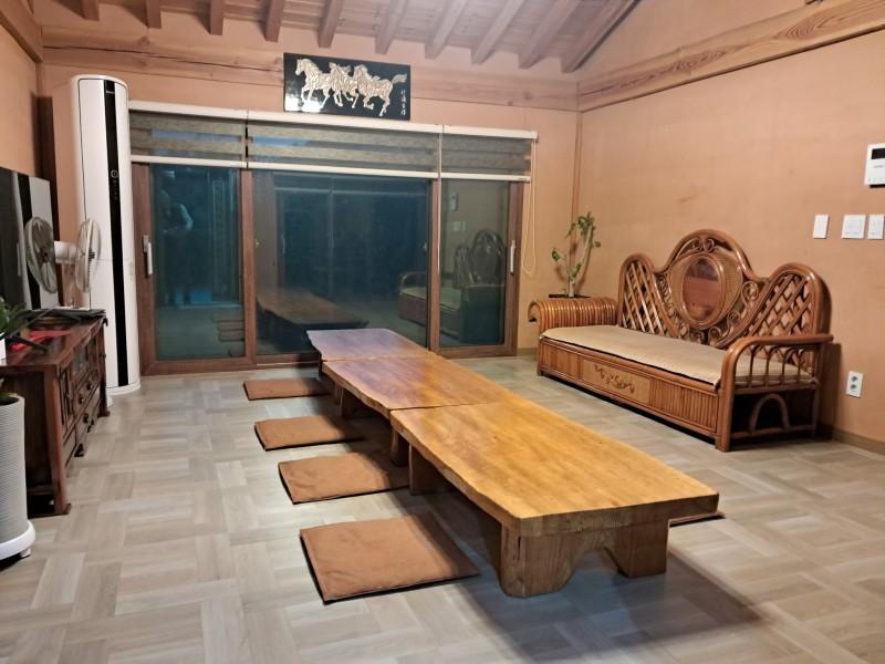 청주 예궁한옥마을펜션 (Cheongju Yegung Hanok Village Pension)