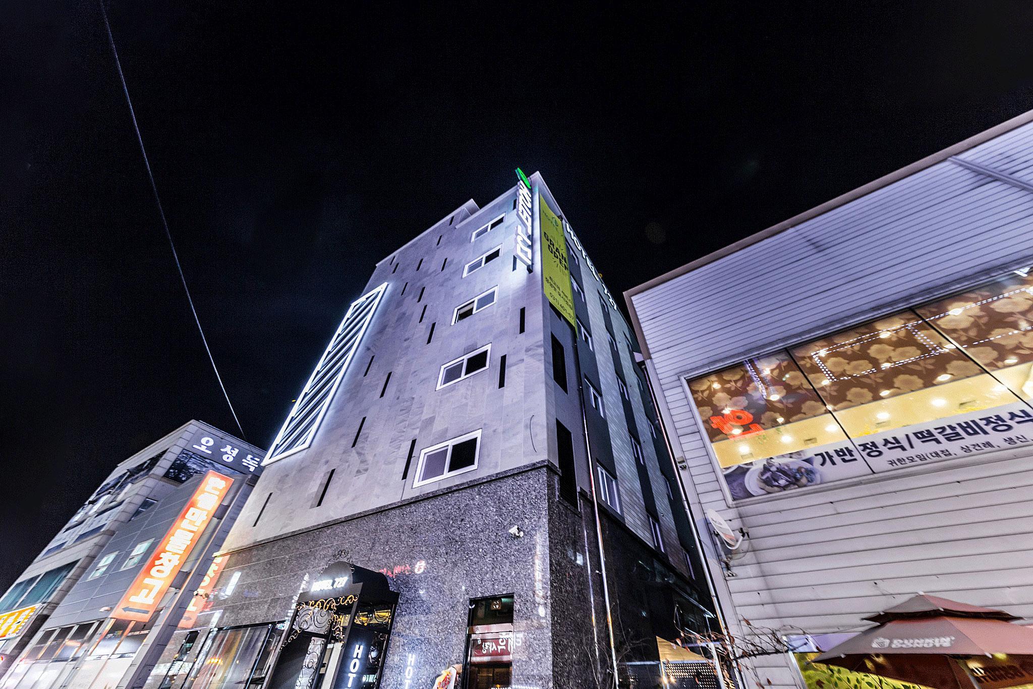 안산 호텔 727 (Ansan Hotel 727)