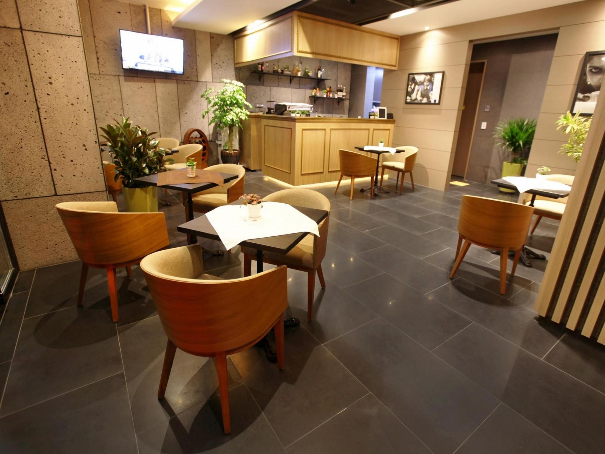 호텔 바인 (Hotel Vine)