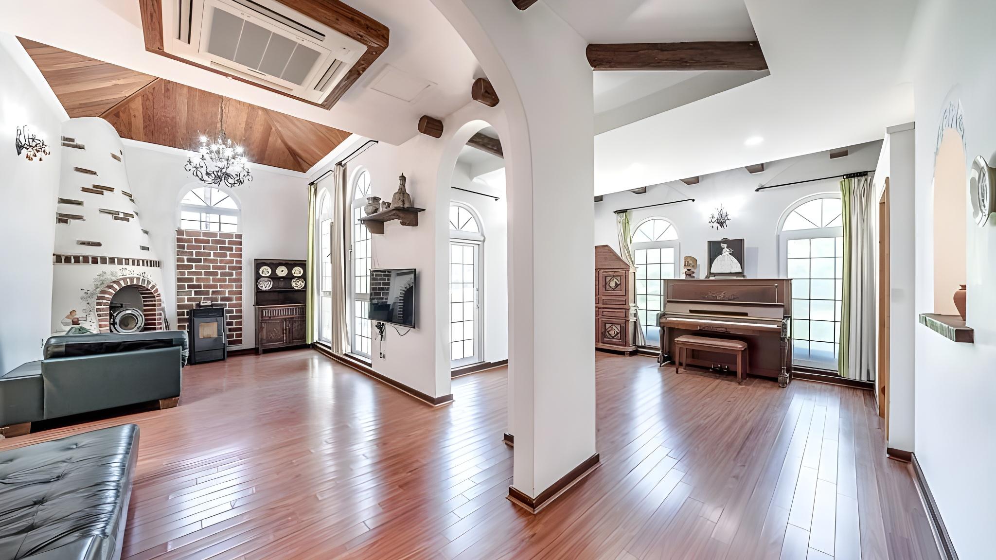 무주 더스위트펜션&글램핑 (Muju The Suite Pension & Glamping)