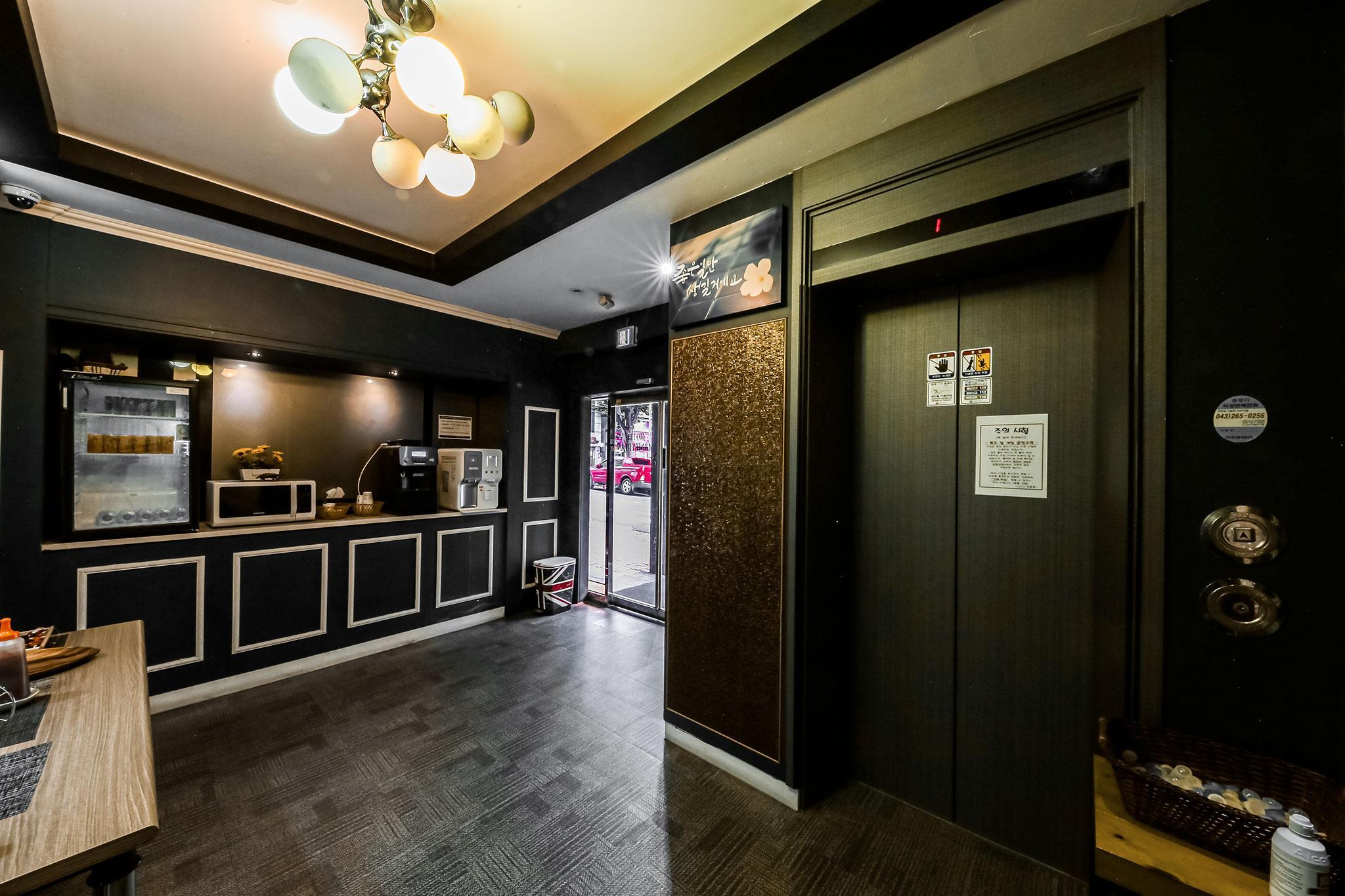 맨하탄 호텔 (Manhattan Hotel)