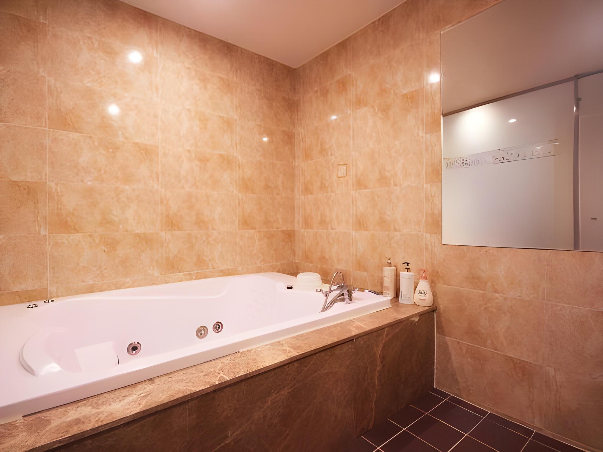 군산 차칸 호텔 (Gunsan Chakan Hotel)