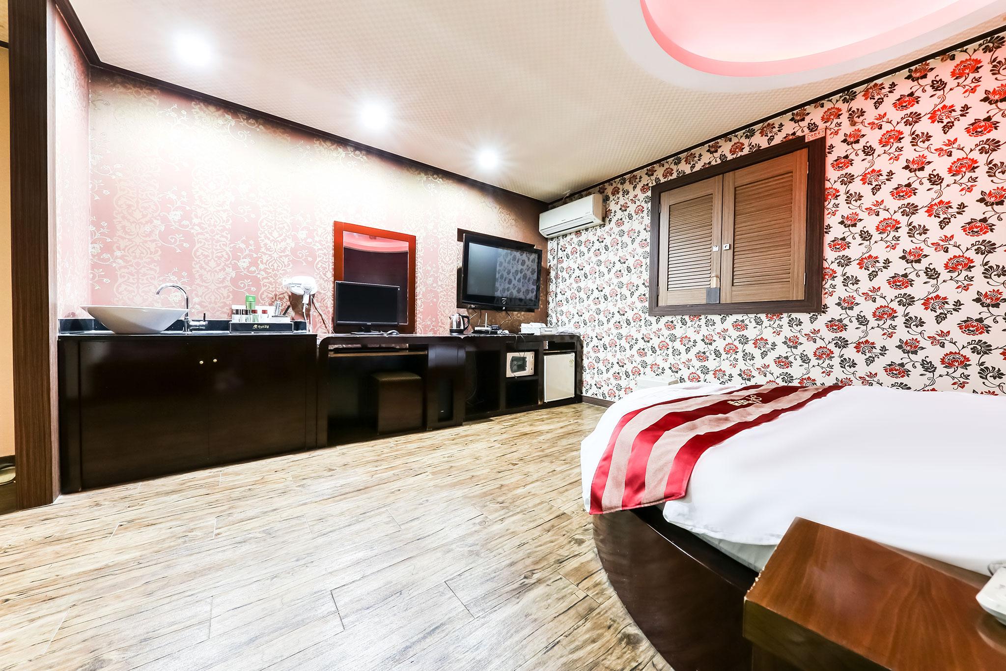 진천 아크라 (Jincheon Accra)