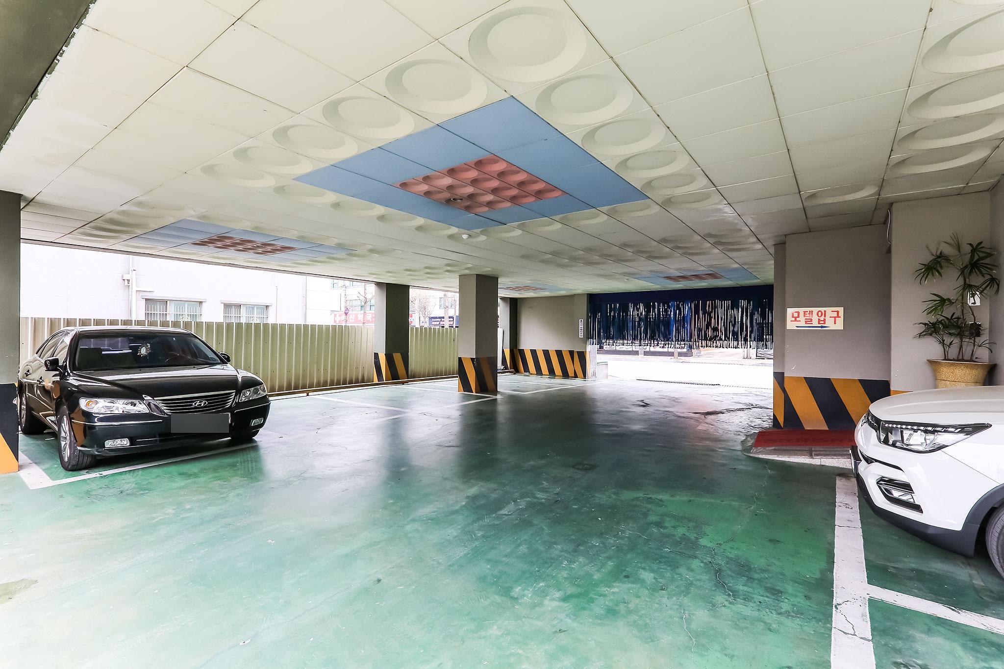 공주 버킹검 (Gongju Buckingham)