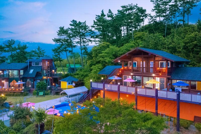 태안 하늘채펜션 (Taean Haneulchae Pension)