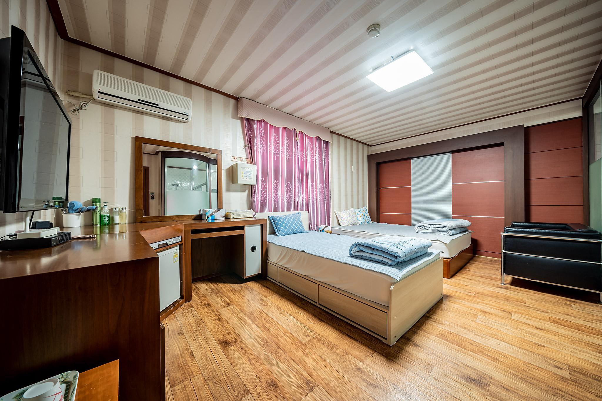 춘천 호텔 공지천 2 (Chuncheon Hotel Gongjicheon 2)