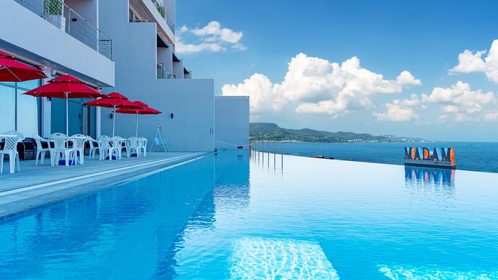 Madame Annette Pool Villa