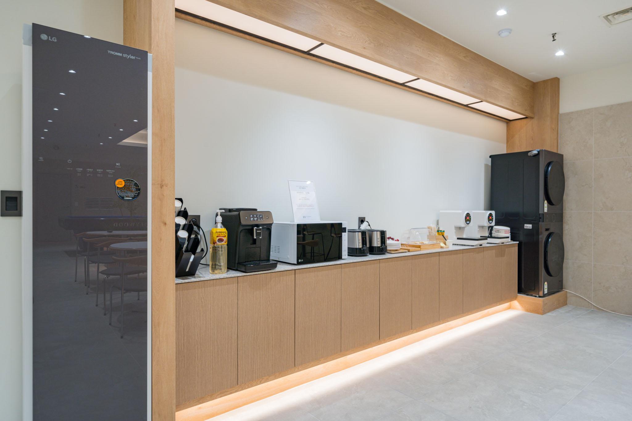 충주 에이치에비뉴 시청점 (Chungju H Avenue City Hall Branch)