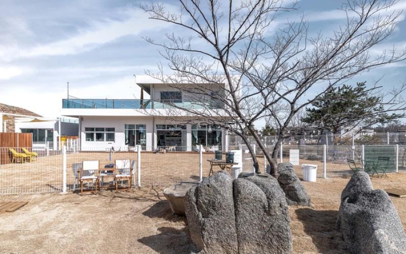 고성 설악의정원애견펜션&카페 (Goseong Seorak Ui Garden Pet Pension & Cafe)