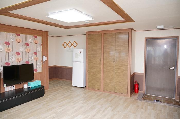 Island Village Pension