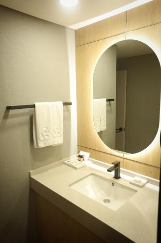 구미 센츄리호텔 (Gumi Century Hotel)