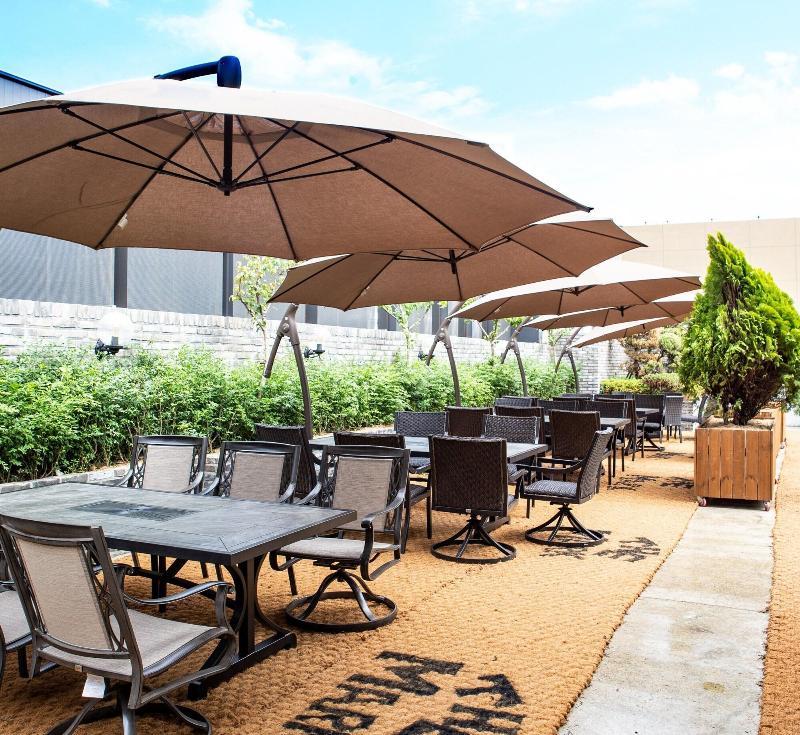 더 마크 호텔 (The Mark Hotel)