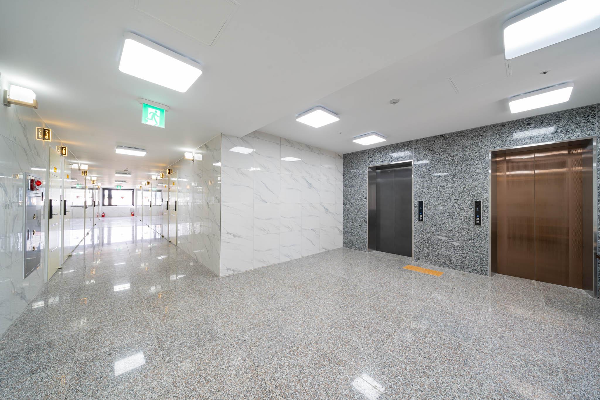 괴산 호텔 더킹 (Goesan Hotel The King)