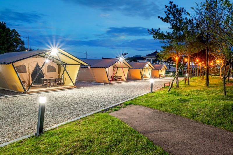 부여 굿뜨래웰빙마을 글램핑장 (Buyeo Good Trae Wellbeing Village Glamping Site)