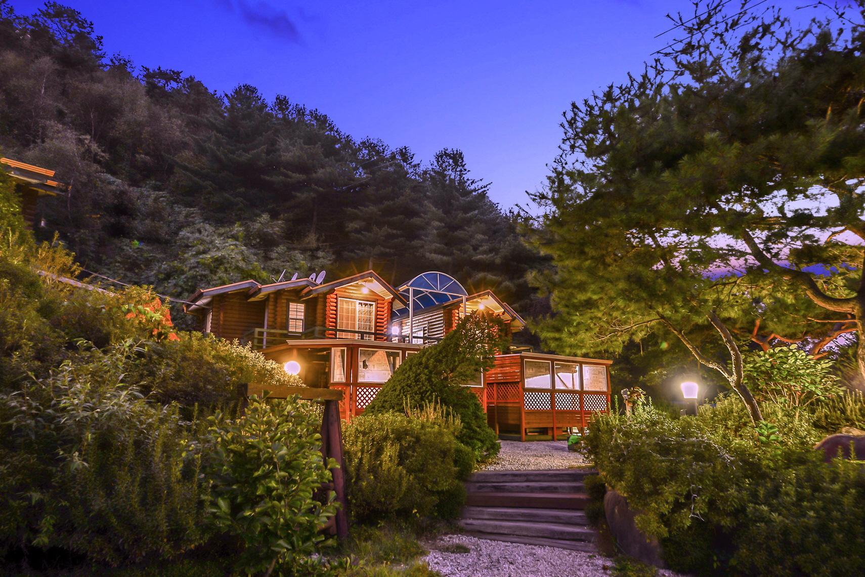 포천 아름드리 펜션 (Pocheon Arumdri Pension)