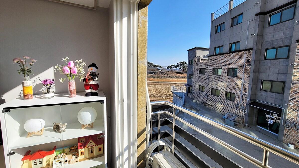 신평면의 빌라 (82m², 침실 3개, 프라이빗 욕실 2개) (C 【당진 삽교호 4~6인용 대형숙소】 무료주차 / 커피머신 / 넷플릭스 / 놀이동산)