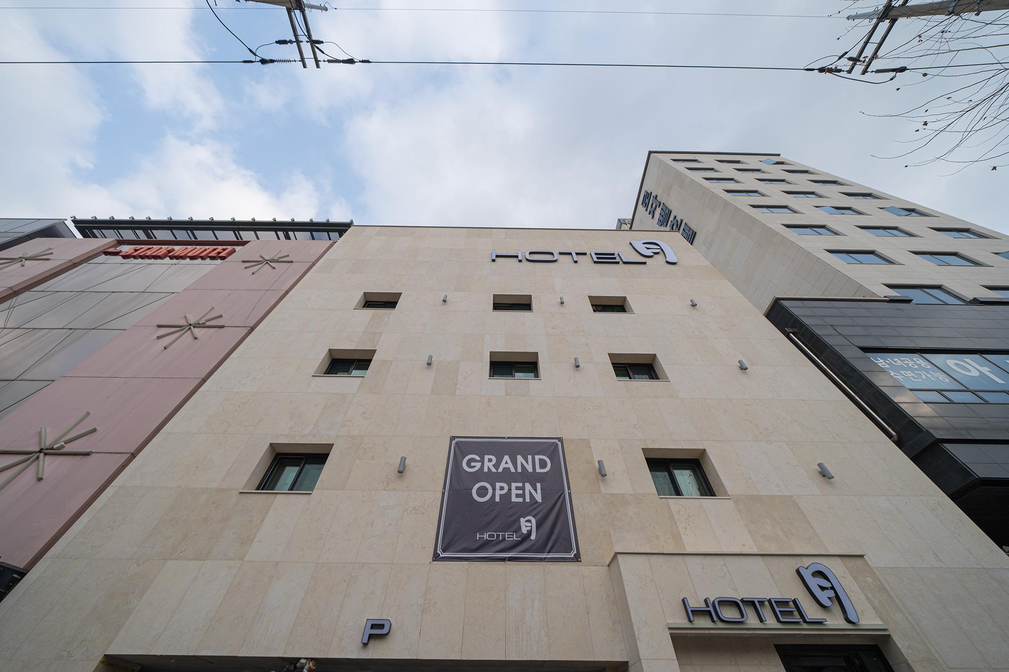 안산(원곡동) 월 (Ansan (Wongok-dong) Mon)