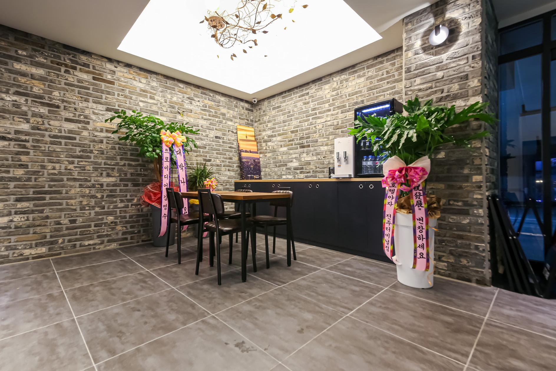 전주 중화산동 스타 호텔(star hotel) (Jeonju Junghwasandong Star Hotel (star hotel))