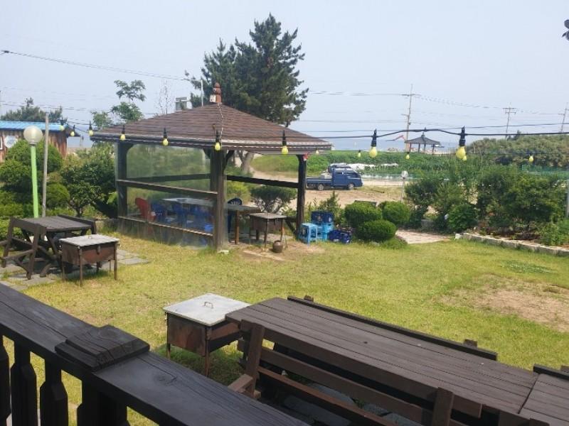 울진 노란뜰펜션 (Uljin Yellow Garden Pension)