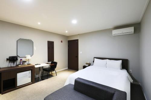 호텔 아모르 (Dongtan Hotel Amor)