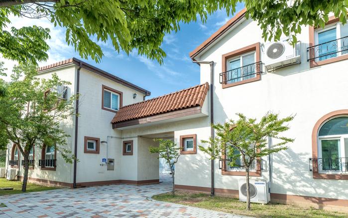 Songjeong Village Tree Flower Pension