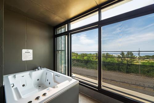 파랑뷰 호텔 (Parangvue Hotel)