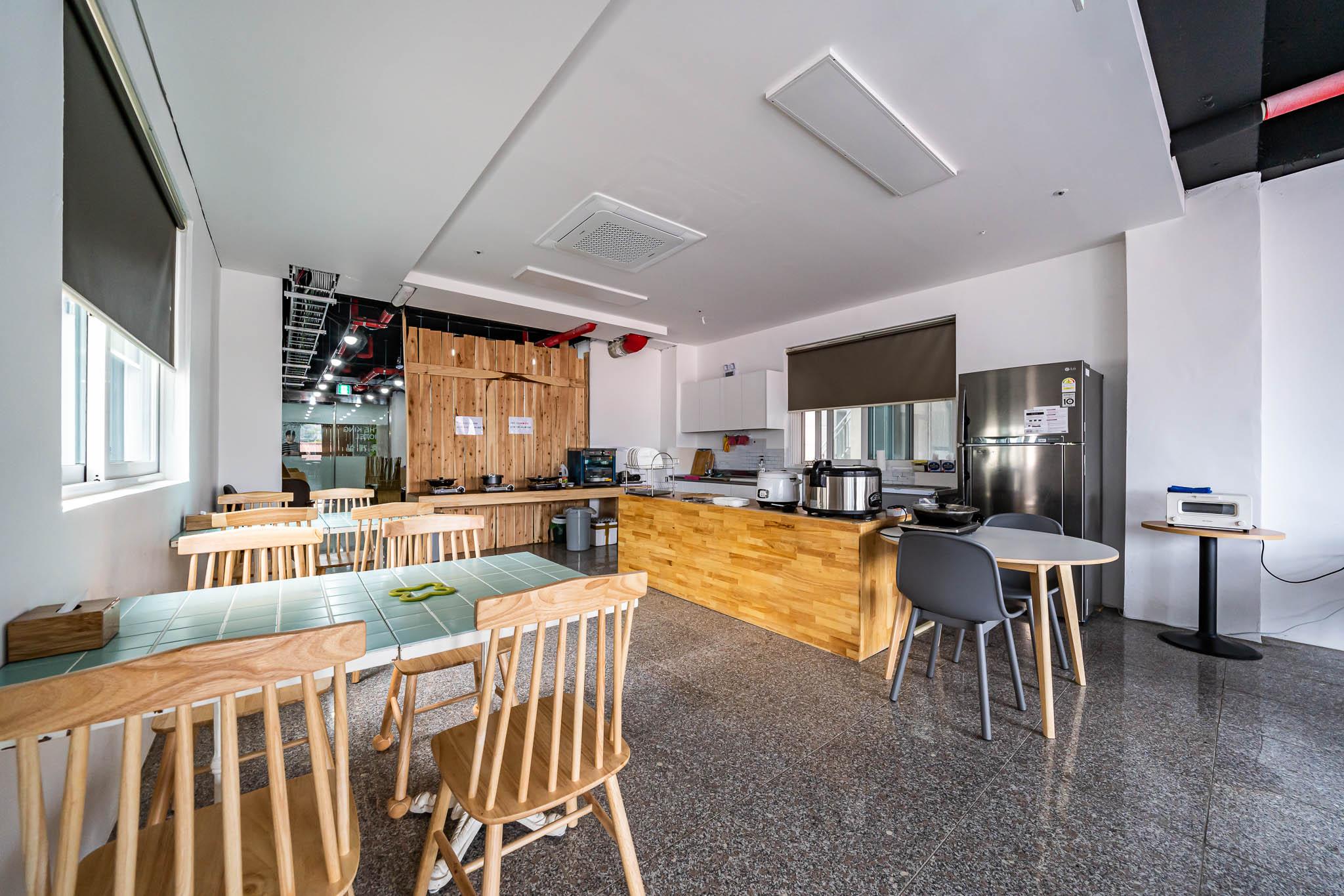 괴산 호텔 더킹 (Goesan Hotel The King)