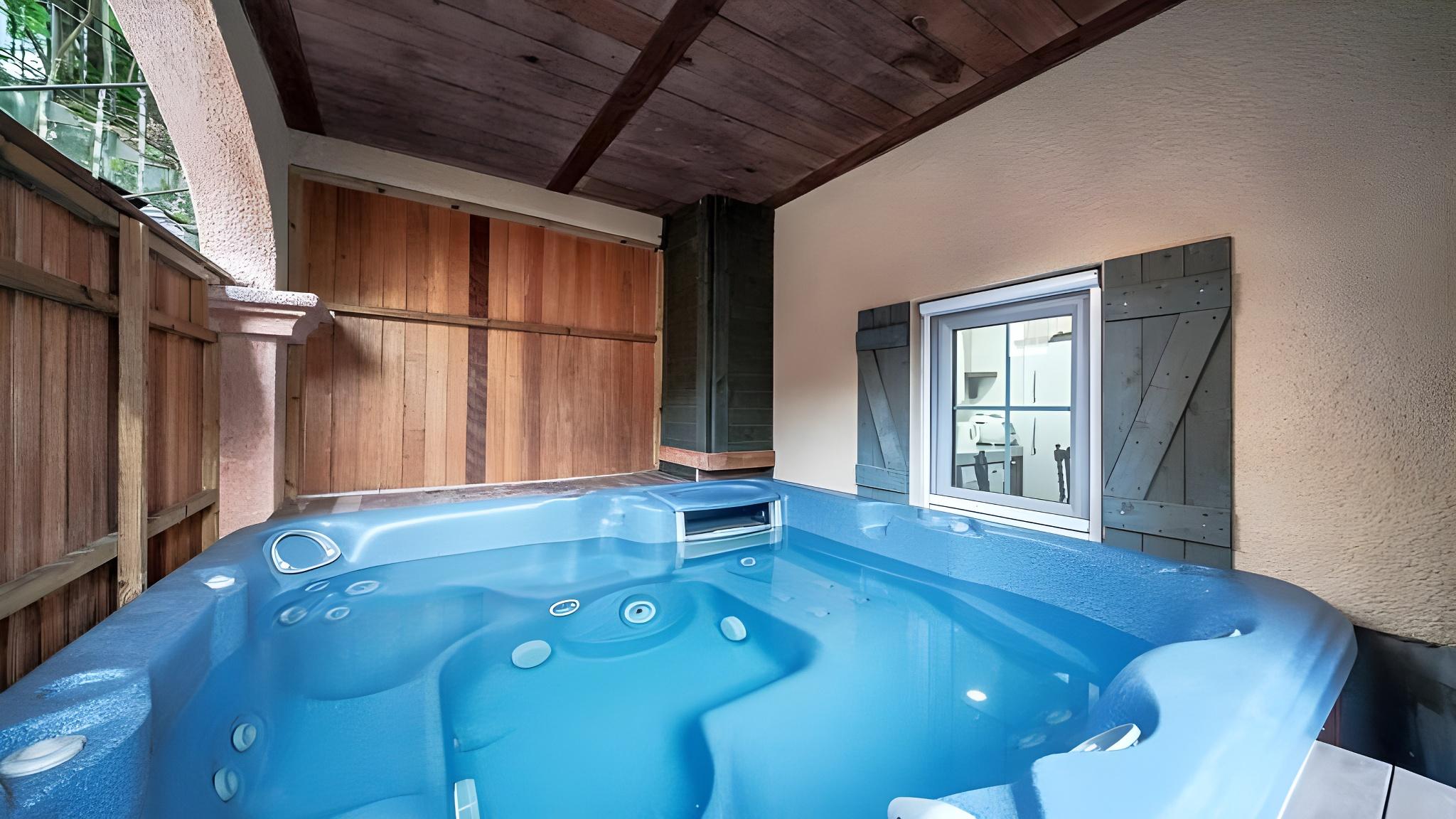 무주 더스위트펜션&글램핑 (Muju The Suite Pension & Glamping)