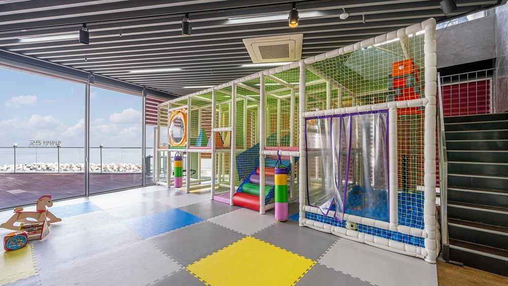 영덕 힐링턴 리조트 펜션 (Yeongdeok Hillington Resort Pension)