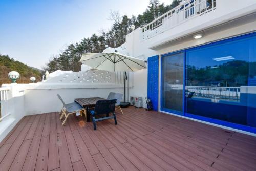 아이리니 펜션 (Airini Pension)