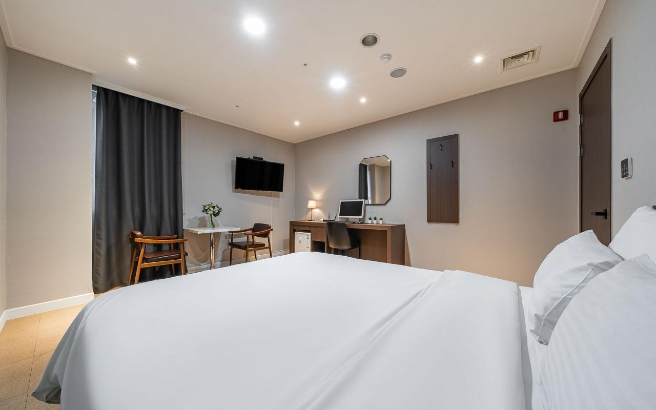 호텔 아모르 (Dongtan Hotel Amor)