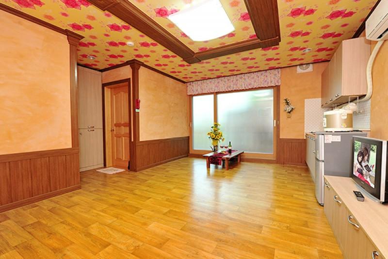 영주 부석사아래단풍길펜션 (Yeongju Buseoksa Maple Pension)