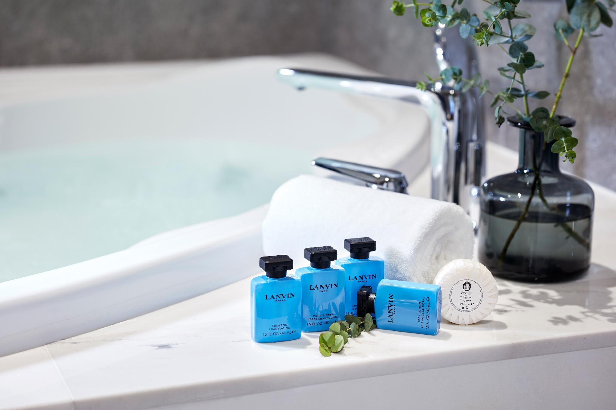 르네블루 바이 워커힐 (Renebleu by Walkerhill)