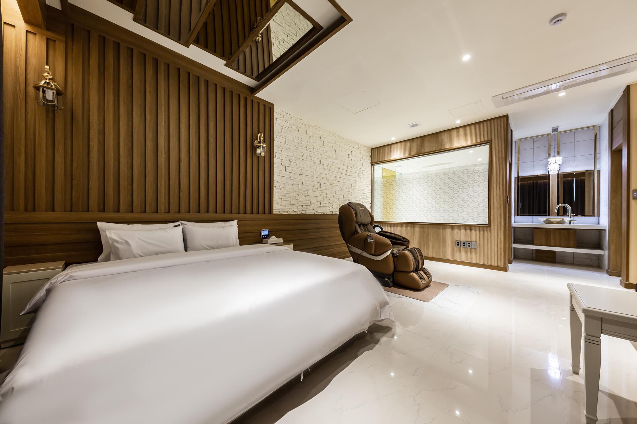 광양 디바인 호텔 (Gwangyang Divine Hotel)