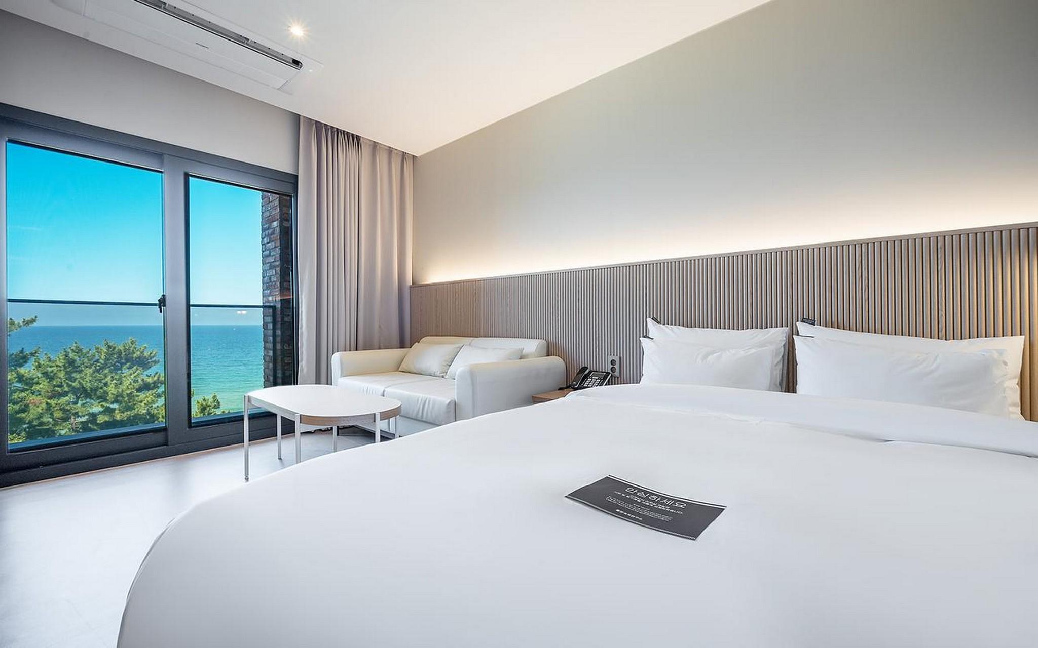 브라운도트 강릉경포점 (Brown Dot Gangneung Gyeongpo)