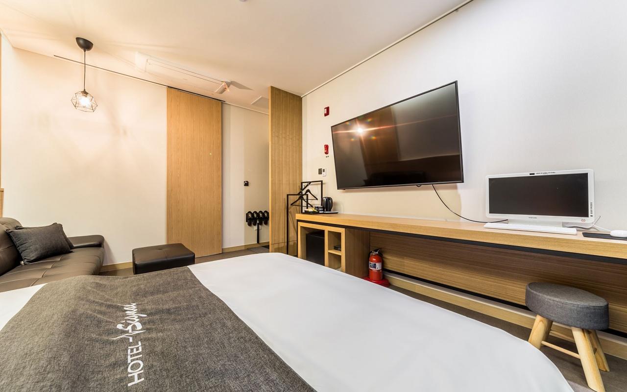 호텔 시그널 (Hwaseong Signal)