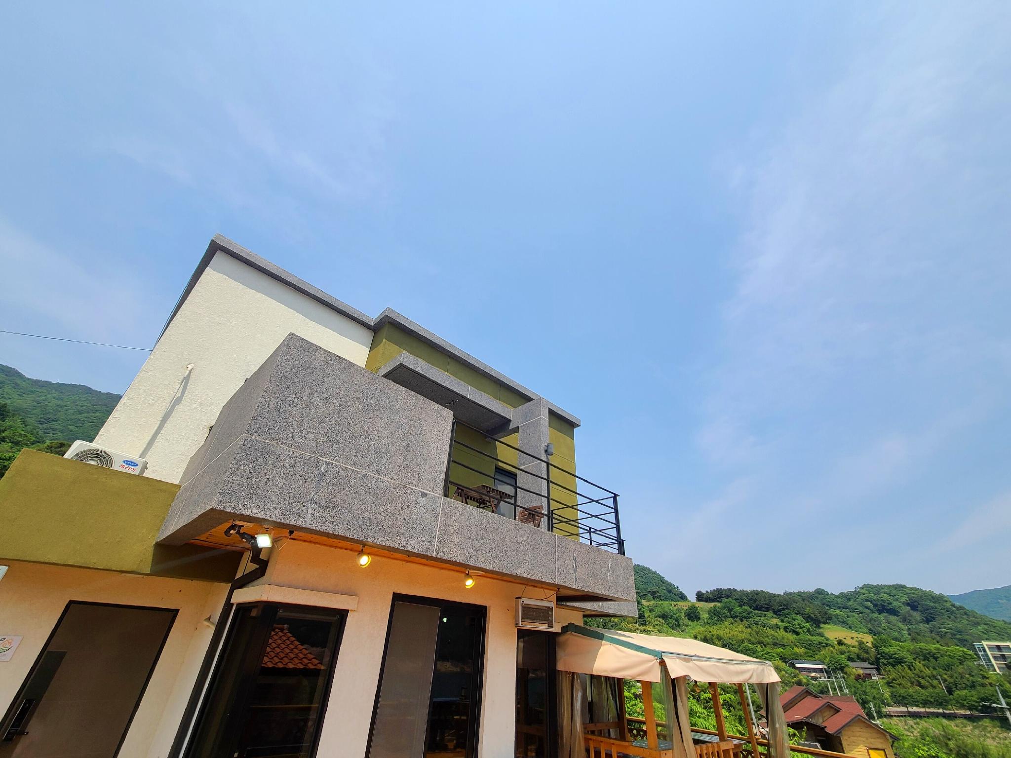 낭만 스케치 펜션 (Chungju Nangman Sketch Pension)