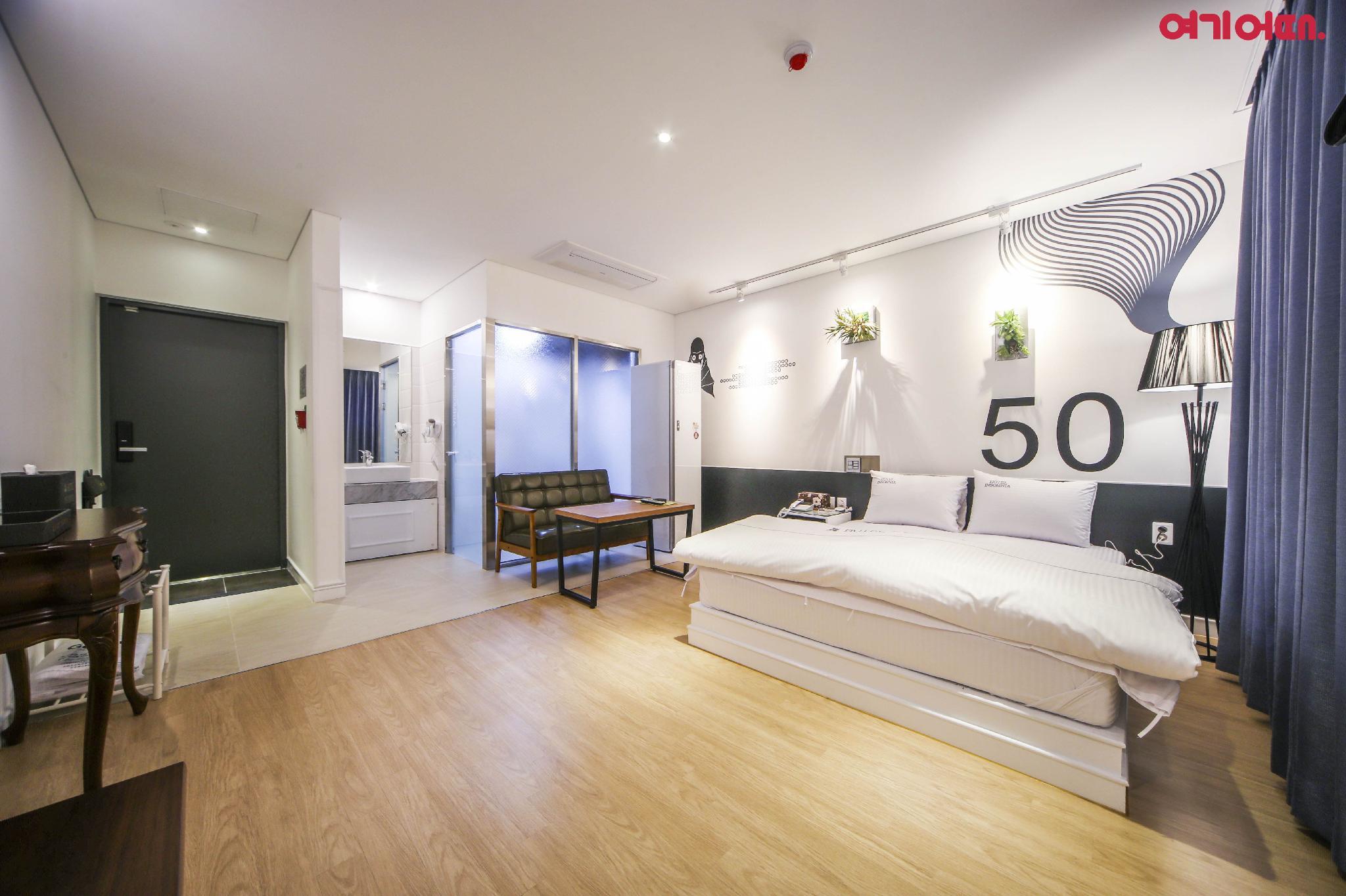 호텔 인썸니아 (Hotel Insomnia)