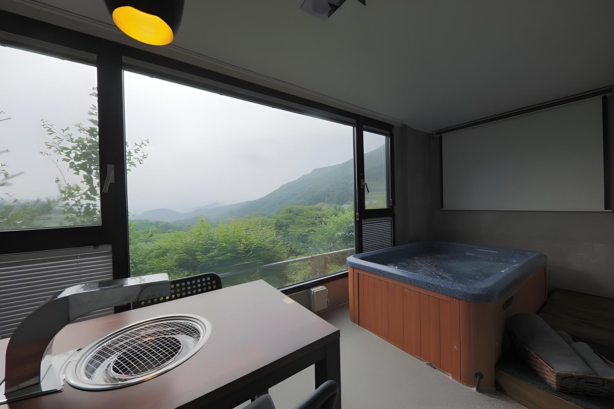 포천 그린힐펜션 (Pocheon Green Hill Pension)