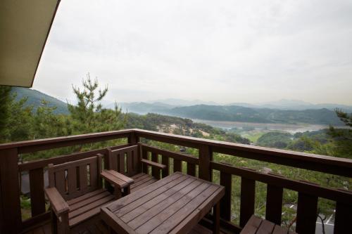 클럽 이에스 제천 리조트 (Club ES Jecheon Resort)