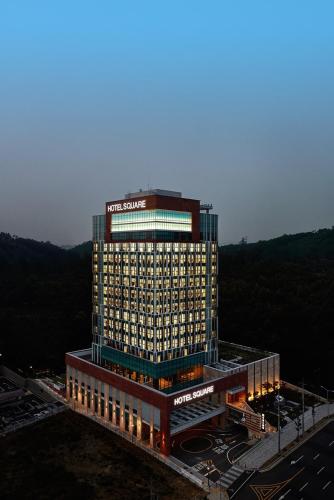 호텔 스퀘어 (Hotel Square)