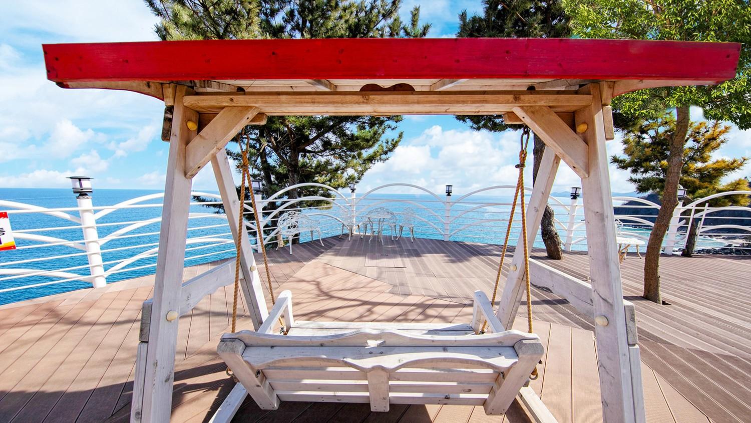 삼척 하얀낭만 펜션 (Samcheok White Romantic Pension)