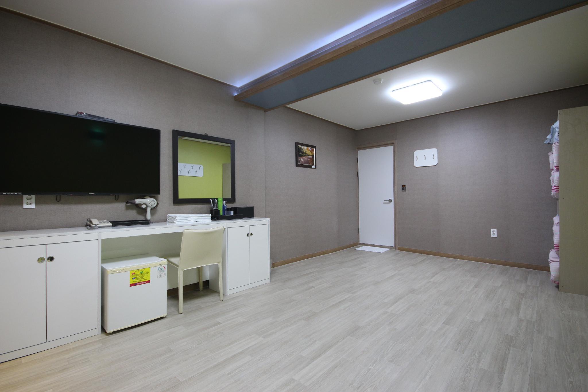 월드펜션 (haenam weoldeupensyeon)