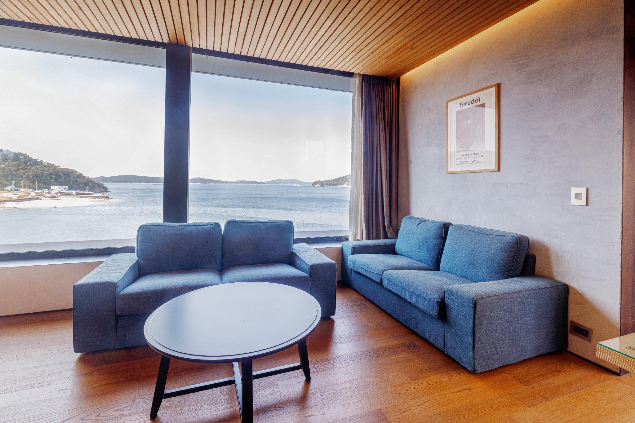 태안 비치 리조텔 (Taeahn Beach Resortel)