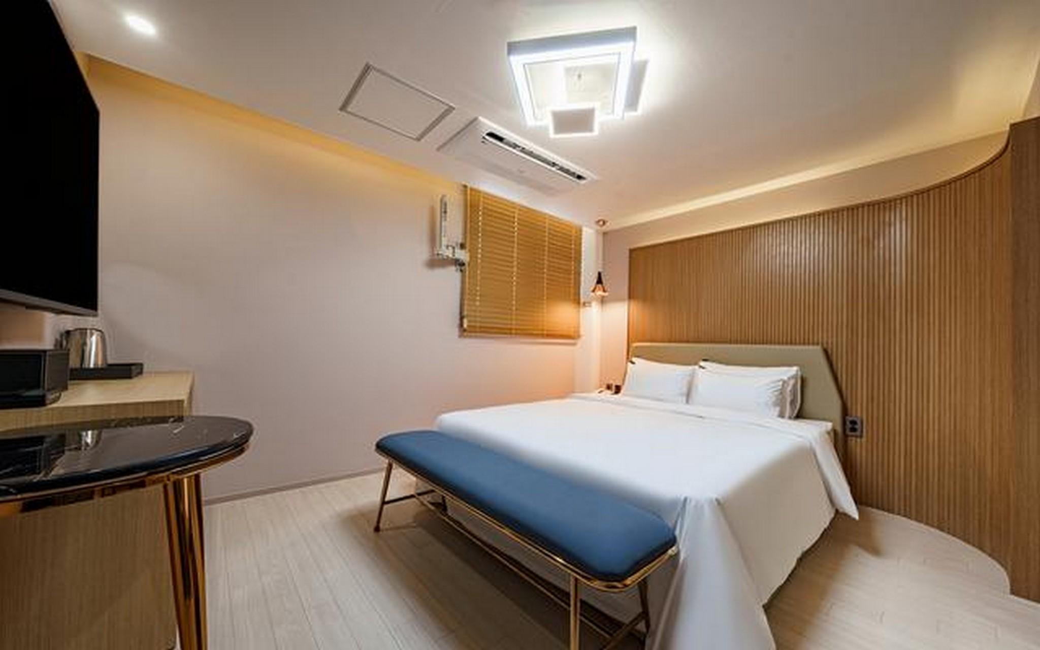 Andong Brown Dot and Andong Culture Street Branch