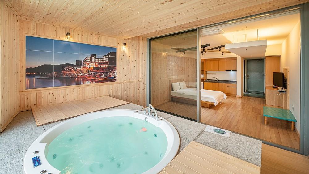 영덕 힐링턴 리조트 펜션 (Yeongdeok Hillington Resort Pension)