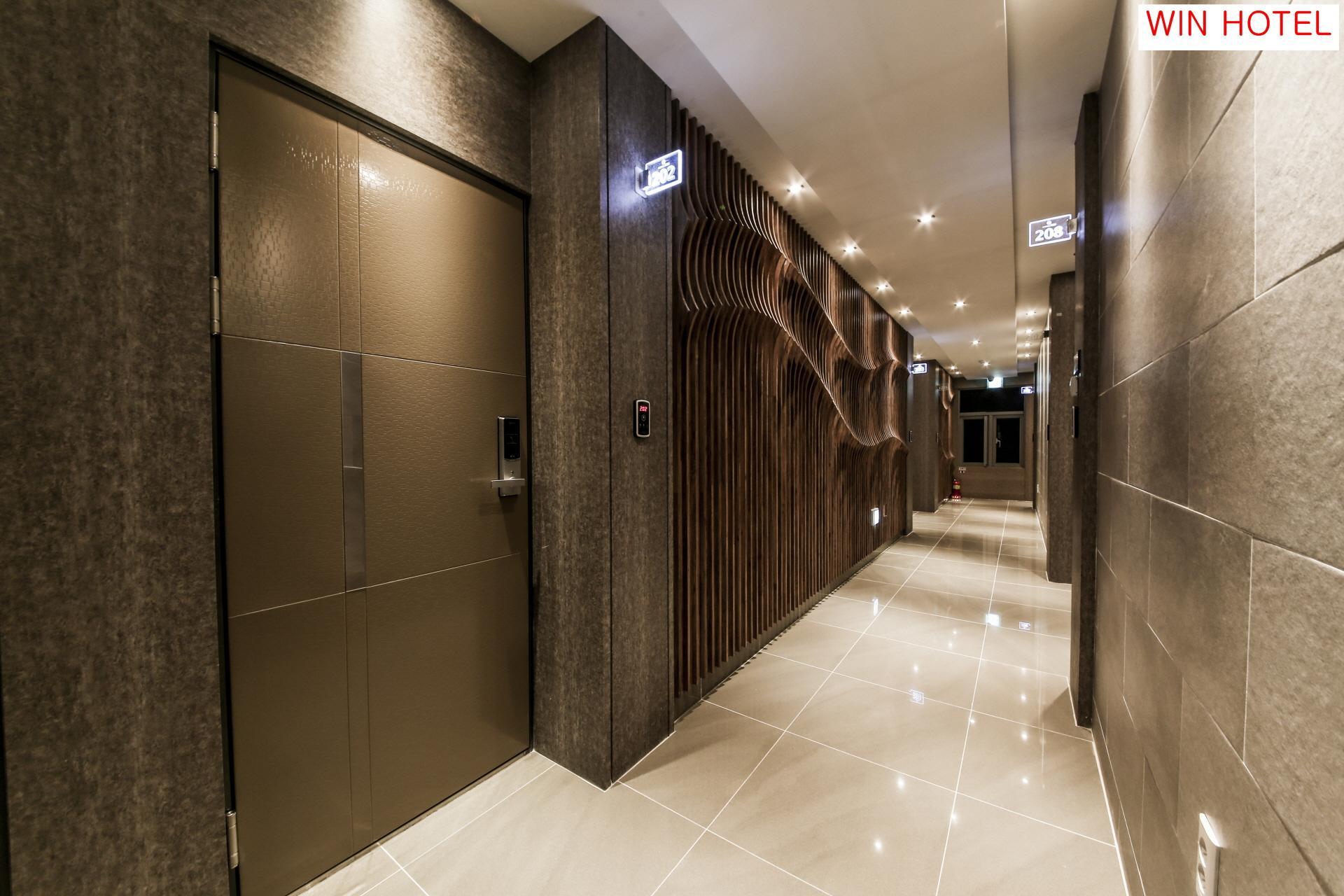 윈 호텔 (Win Hotel)