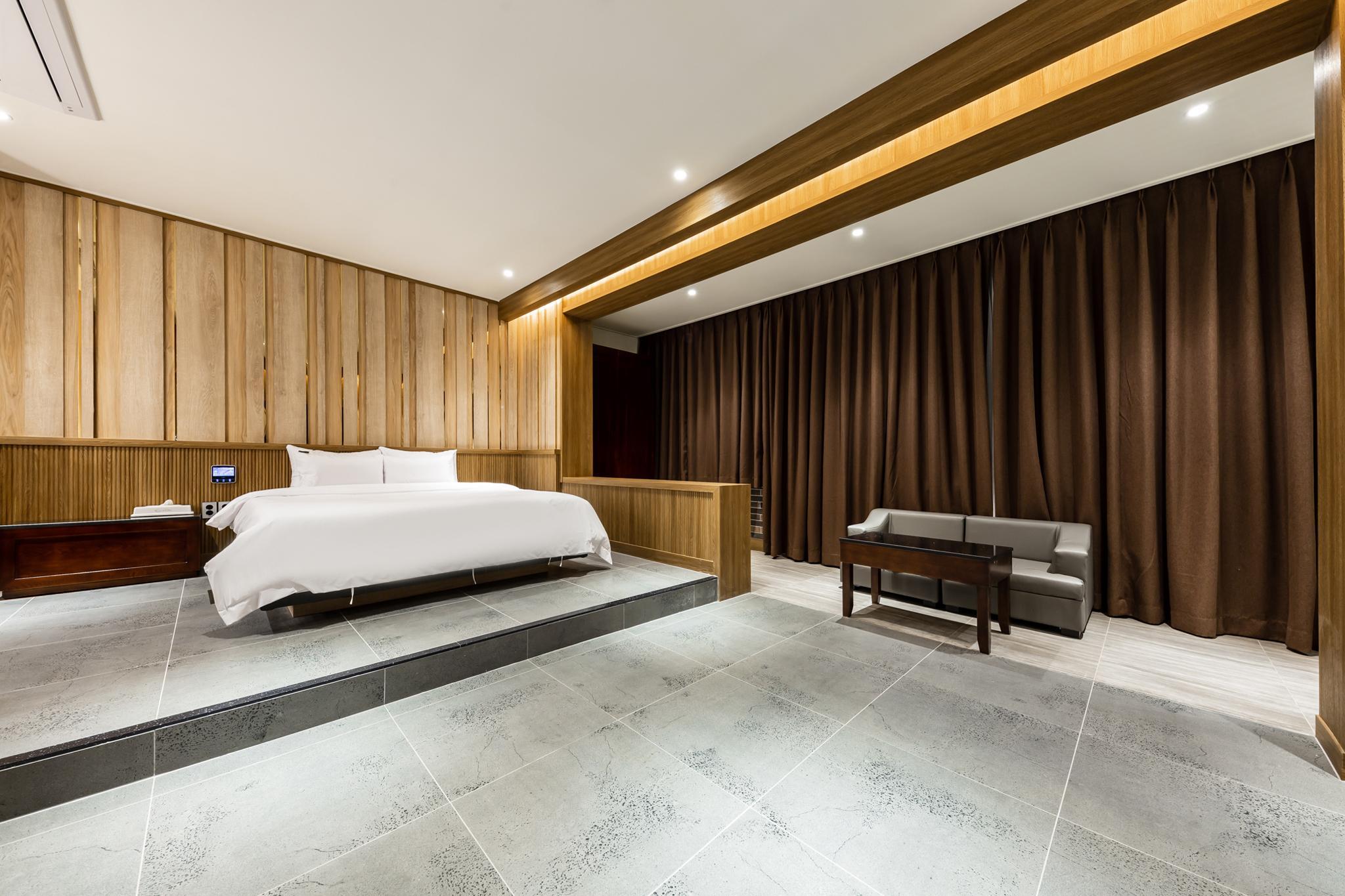 광양 디바인 호텔 (Gwangyang Divine Hotel)