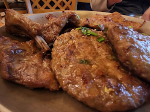 단청(꽃돼지감나무집)