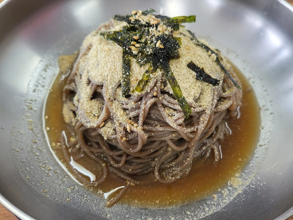 메밀고개 시골막국수